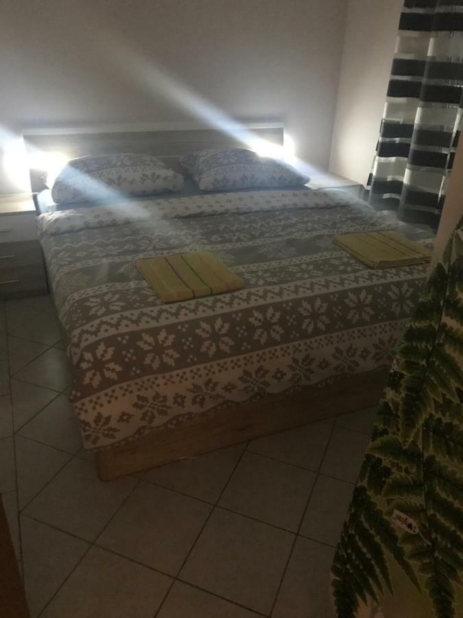 Apartman Petra 2 Vir Eksteriør billede