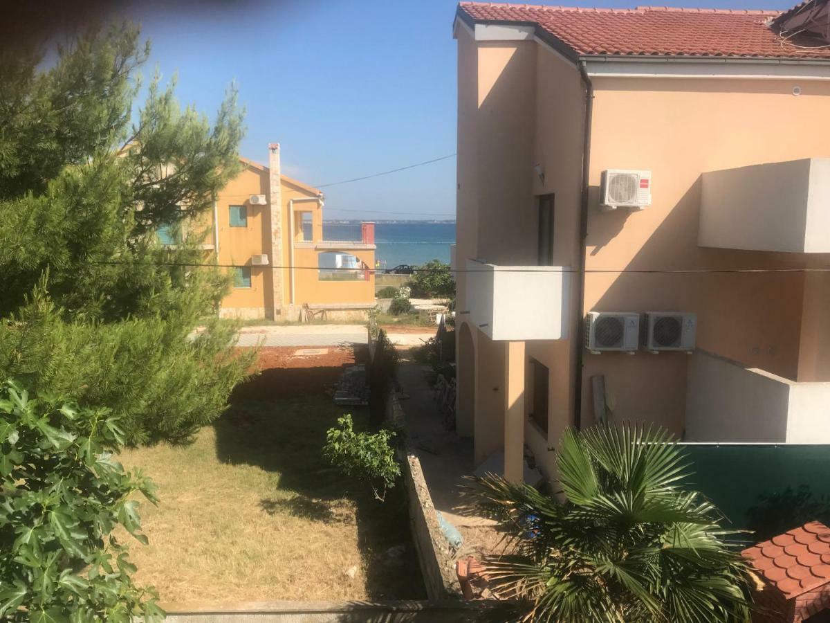Apartman Petra 2 Vir Eksteriør billede